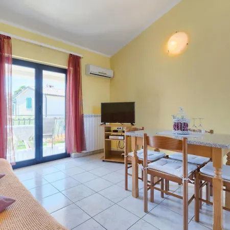 Pied-a-terre-3 By Interhome شقة
